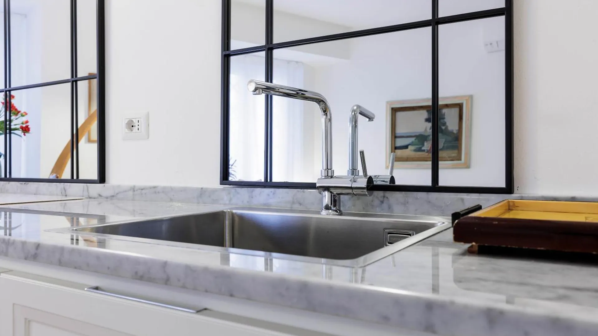 Ponte Vecchio Charming Apartment فلورنس إيطاليا