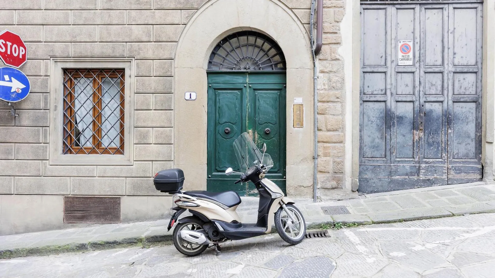 Ponte Vecchio Charming Apartment فلورنس